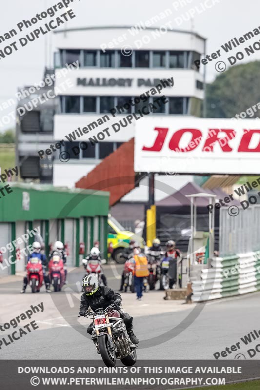 Vintage motorcycle club;eventdigitalimages;mallory park;mallory park trackday photographs;no limits trackdays;peter wileman photography;trackday digital images;trackday photos;vmcc festival 1000 bikes photographs